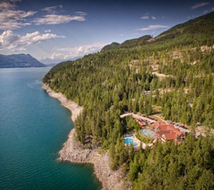 Halcyon Hot Springs on lake