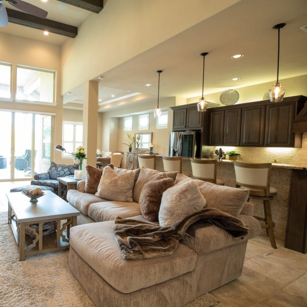 The single-level home has high windows and travertine floors throughout. Photo by Amy MIKLER FOR THE WALL STREET JOURNAL