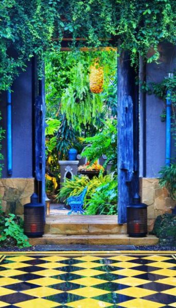 Bill Bensley - Bangkok bungalow in Architectural Digest April 3 2020