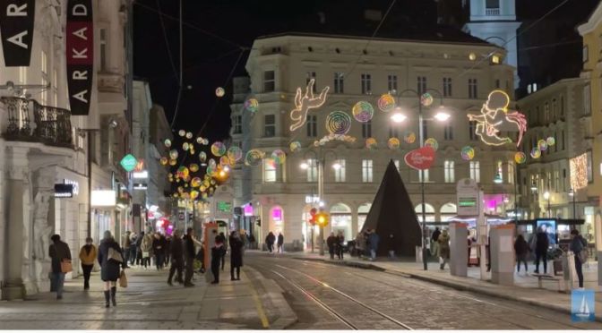 Travel: Christmas Lights In Linz, Austria (Video)