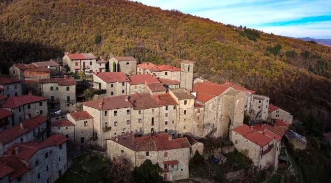 Walking Tours: ‘Raggiolo’ In Tuscany, Italy (Video)