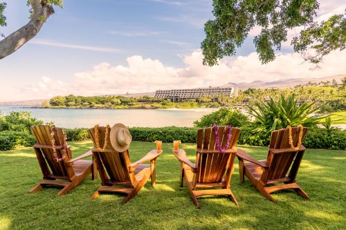 Tropical Photography: ‘Mauna Kea Beach Hotel’ – Gray Malin (February