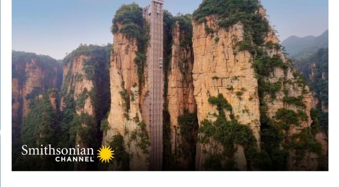 Views: ‘Bailong Elevator’ – World’s Tallest Outdoor Lift, Hunan, China (Video)