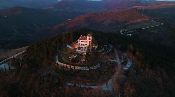 Italian Villa Tours: ‘Gubbio – Umbrian Hills’ (Video)