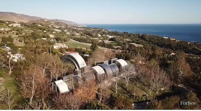 Modern Architecture: ‘Glass & Steel House’ – Malibu, California (Video)