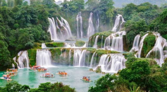 Views: Ban Gioc Falls On China-Vietnam Border