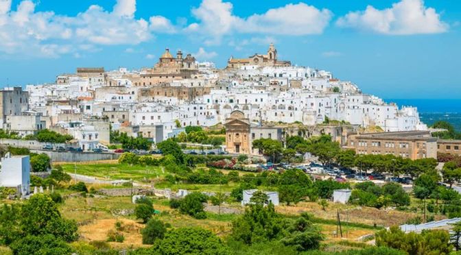 Village Walks: Ostuni – Southeastern Italy (4K)