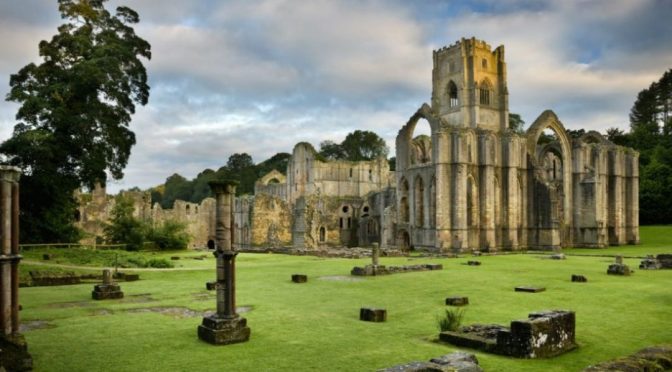 Walks: Fountains Abbey In North Yorkshire, England
