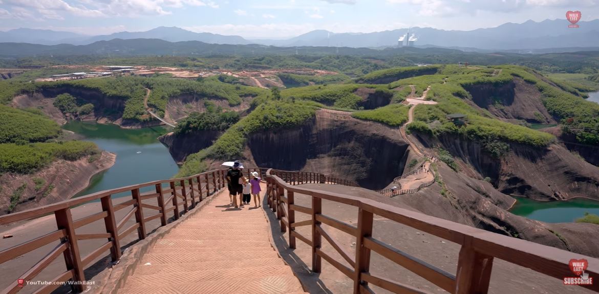 Walking Tour: Gaoyi Ridge In Chenzhou, China (4K) | Boomers Daily