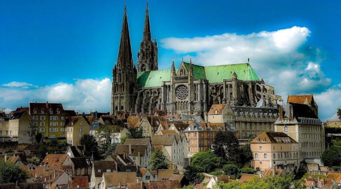 Walking Tour: Chartres In Northern France (4K)