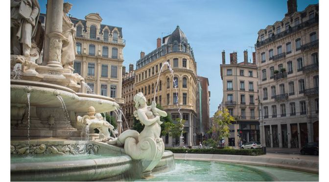 Walking Tour: Lyon In Eastern France (4K)