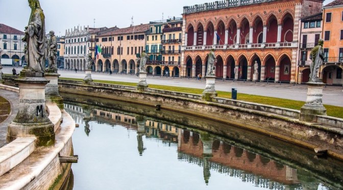 Walking Tour: Padua In Northeastern Italy (4K)