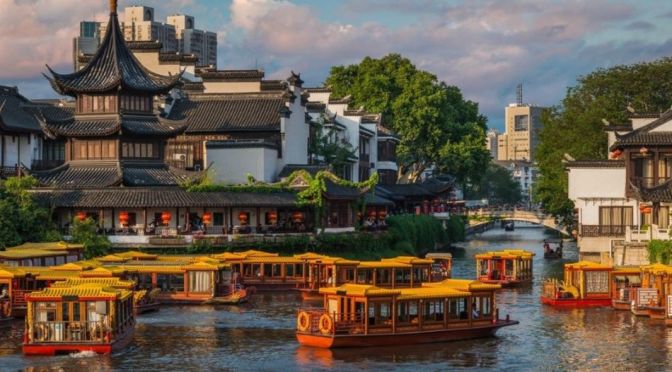 Walking Tour: Nanjing In Jiangsu, Eastern China (4K)