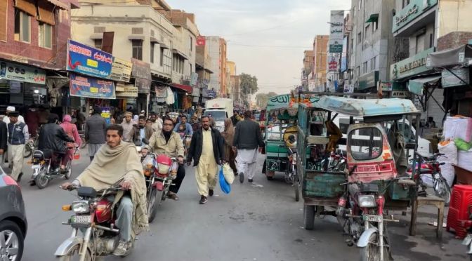 City Walks: Faisalabad In Punjab, East Pakistan (4K)