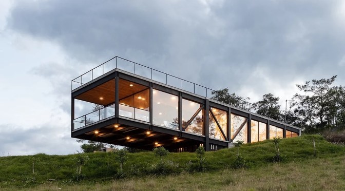 Architecture: CASA SAN PABLO DEL LAGO  In Ecuador