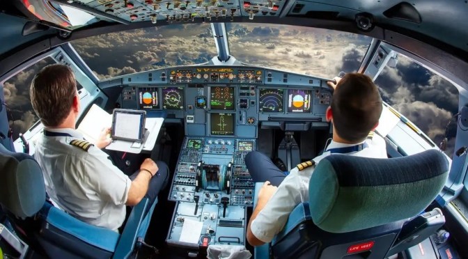 Airline Pilots: How Much Does Flight School Cost?
