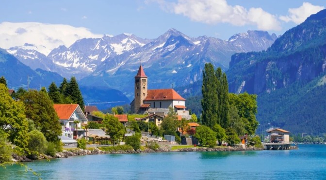 Village Walks: Brienz In Western Switzerland (4K)
