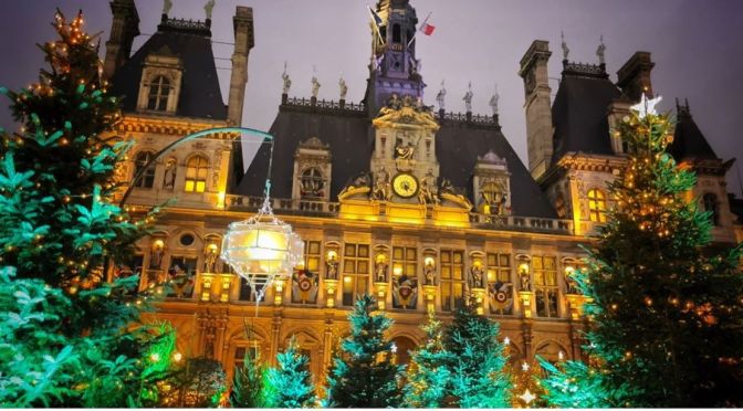 CHRISTMAS 2022 VIEWS: HÔTEL DE VILLE DE PARIS