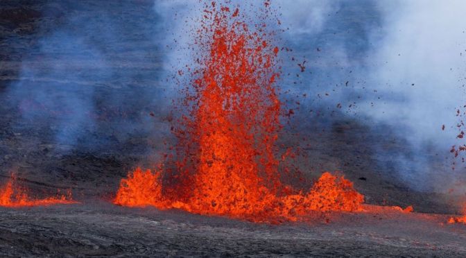 Hawaii Views: Mauna Loa Volcano Eruption (2022)