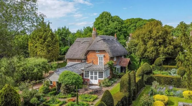 English Country Homes: ‘Compton End’, Hampshire