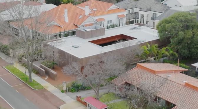 Home Design: An Enclosed Courtyard In Australia